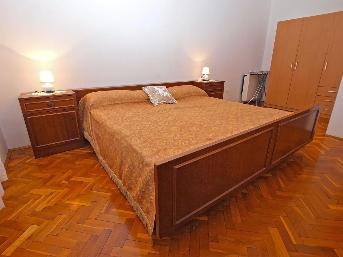 Apartments Dvorine 1210 班约勒 外观 照片