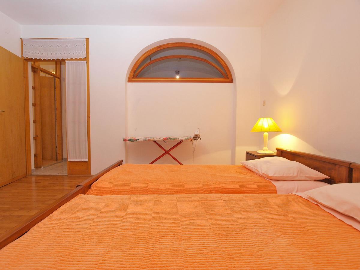 Apartments Dvorine 1210 班约勒 外观 照片