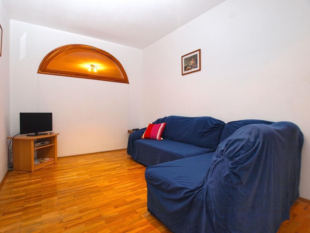 Apartments Dvorine 1210 班约勒 外观 照片