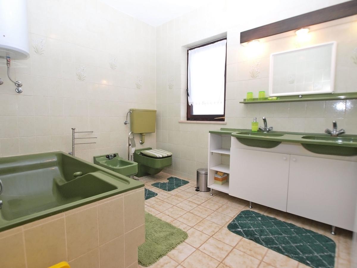 Apartments Dvorine 1210 班约勒 外观 照片